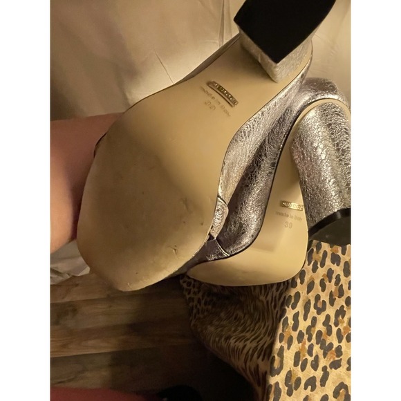 Gucci Silver Foil Leather GG Marmont Fringe Detail Block Heel Size 39, 4" Heel - Picture 7 of 8